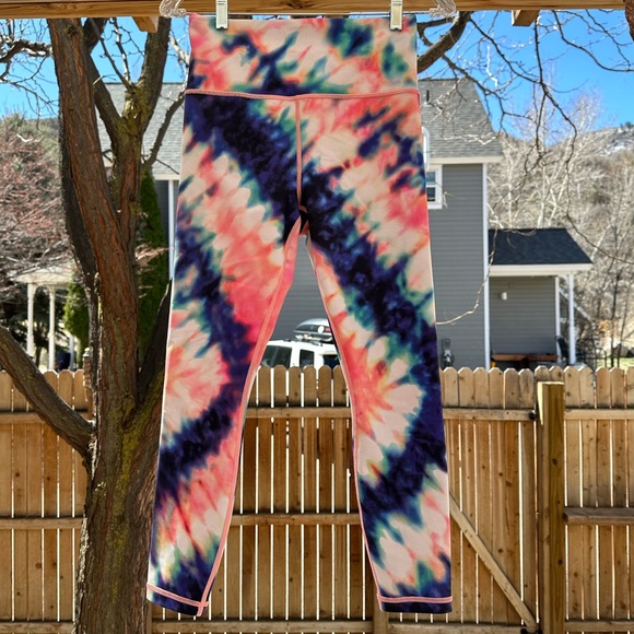 Athleta Elation Tie Dye 7/8 Tights Leggings Small - Picture 3 of 16